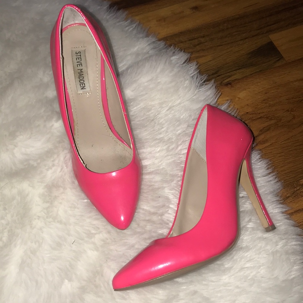 Steve Madden pumps hot pink